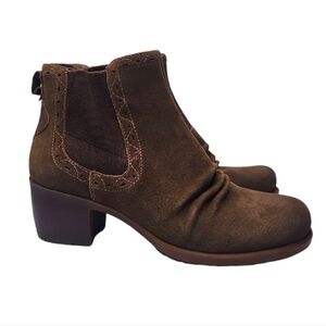 Earth Denali Aspect Ankle Booties Dark Khaki Size 8